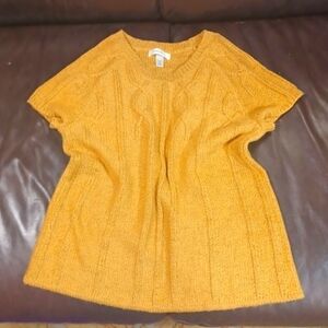 Dress Barn short sleeve sweater, golden yellow in color. Soft soft material